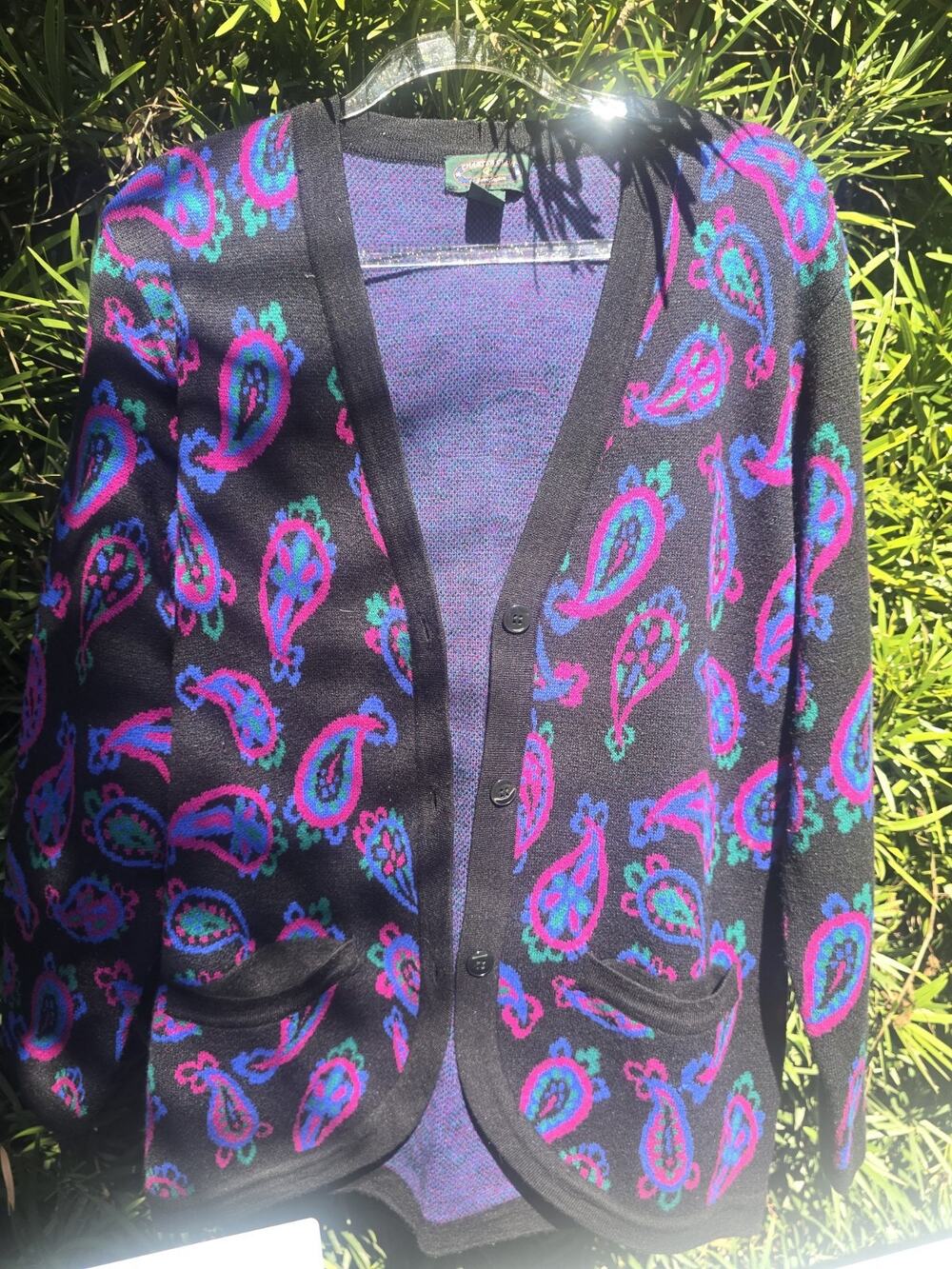 Vintage Cardigan Large sweater paisley colored pattern two pockets lamb wool